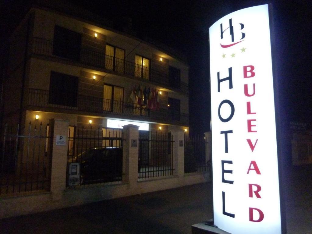 Hotel Bulevard Gran Varadino Esterno foto